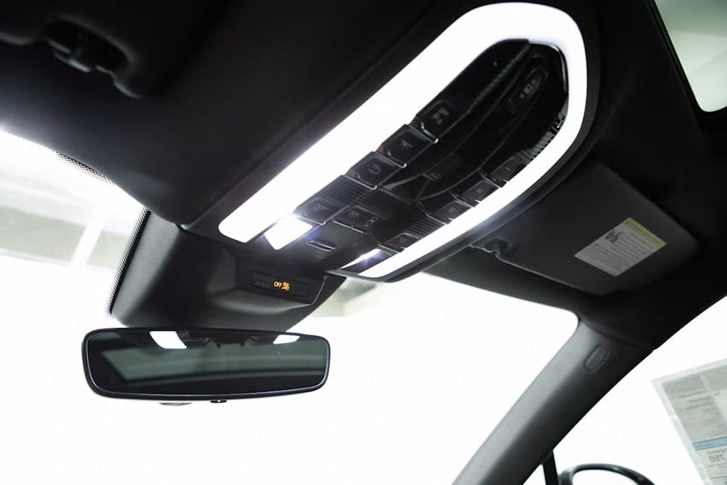 Thumbnail: 2025 Porsche Macan - 26