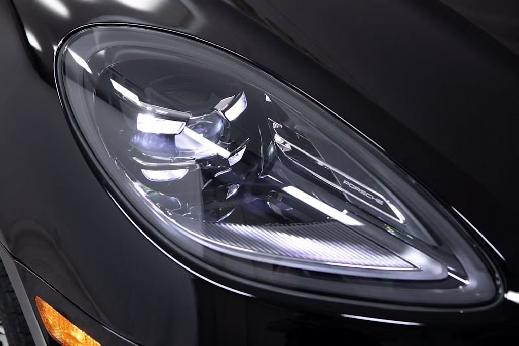 Thumbnail: 2025 Porsche Macan - 30