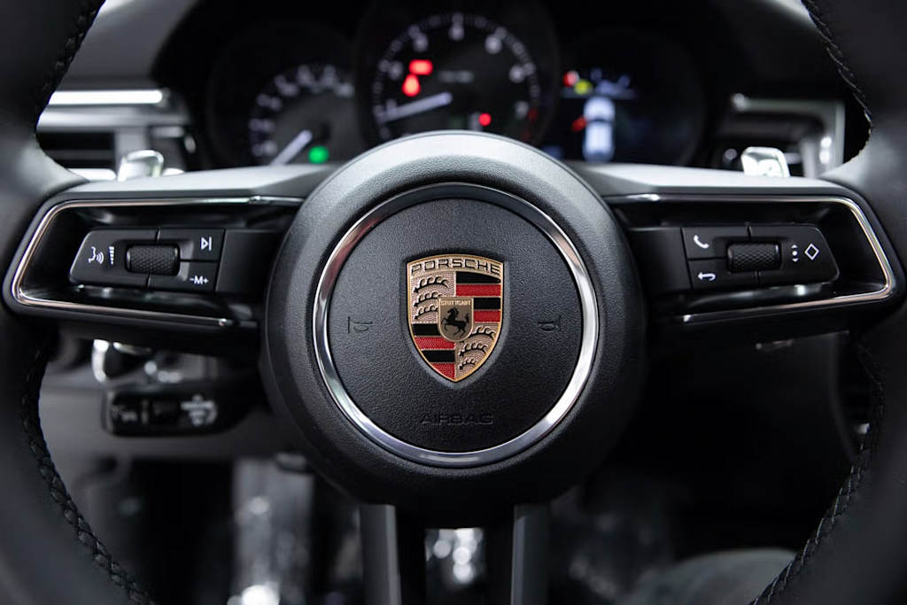 Thumbnail: 2025 Porsche Macan - 18