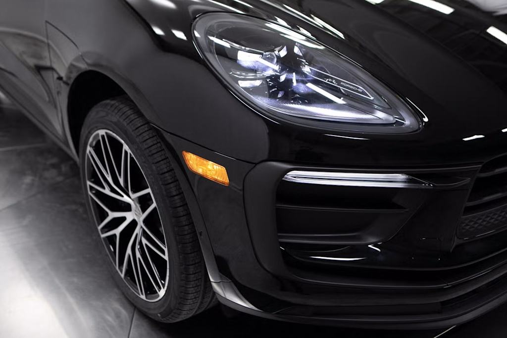 Thumbnail: 2025 Porsche Macan - 6