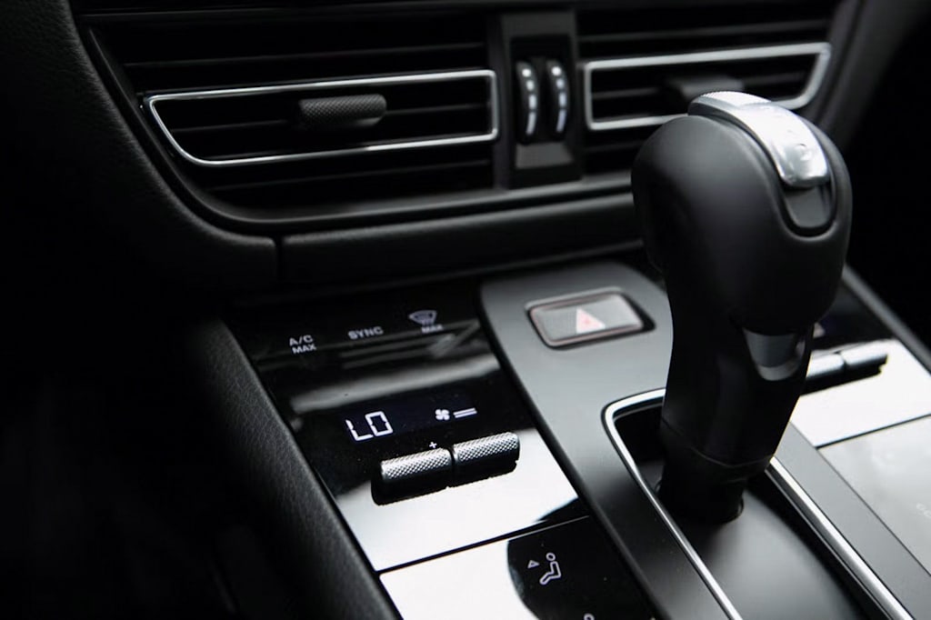 Thumbnail: 2026 Porsche Macan - 13