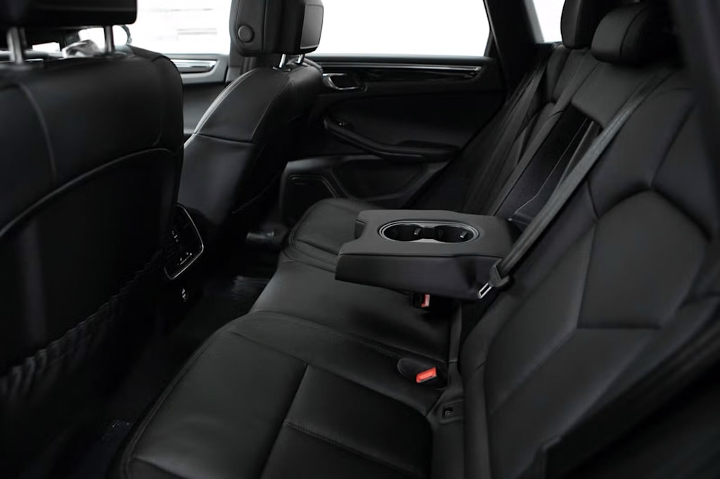 Thumbnail: 2026 Porsche Macan - 11