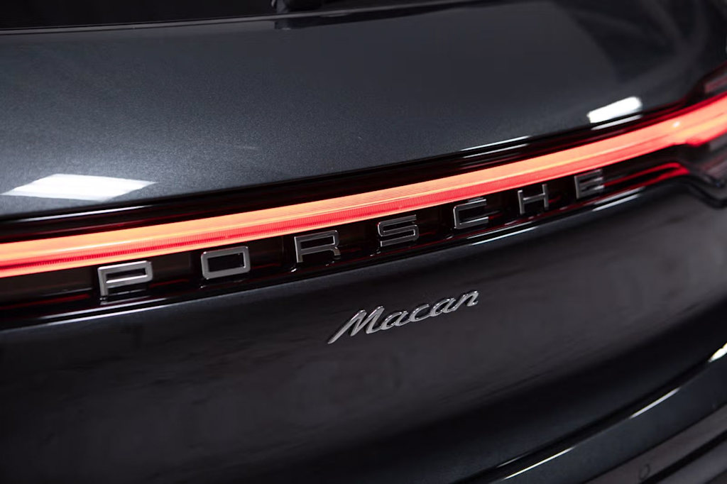 Thumbnail: 2026 Porsche Macan - 22