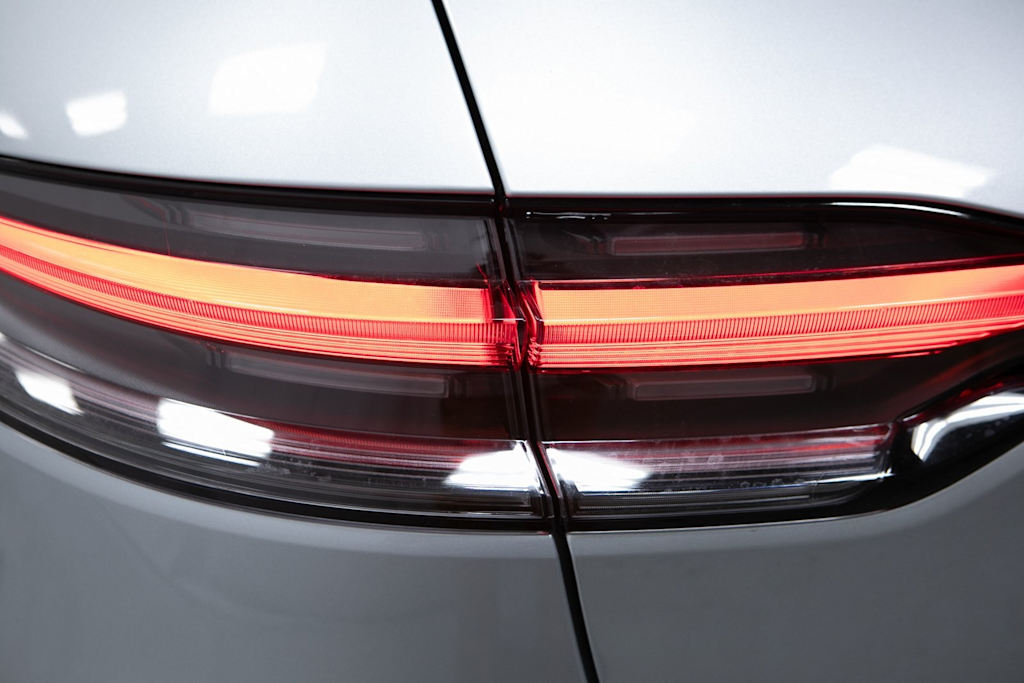 Thumbnail: 2026 Porsche Macan - 34