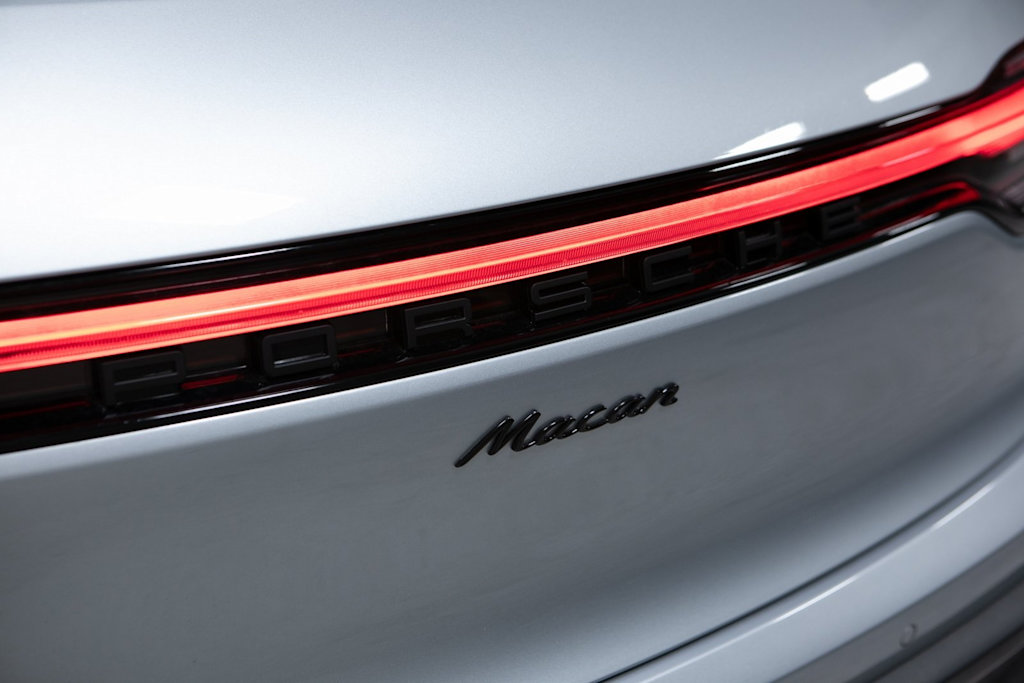 Thumbnail: 2026 Porsche Macan - 35