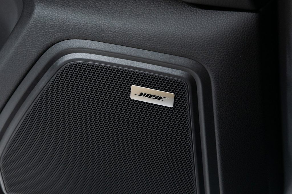 Thumbnail: 2026 Porsche Macan - 13