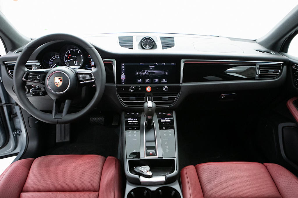 Thumbnail: 2026 Porsche Macan - 6