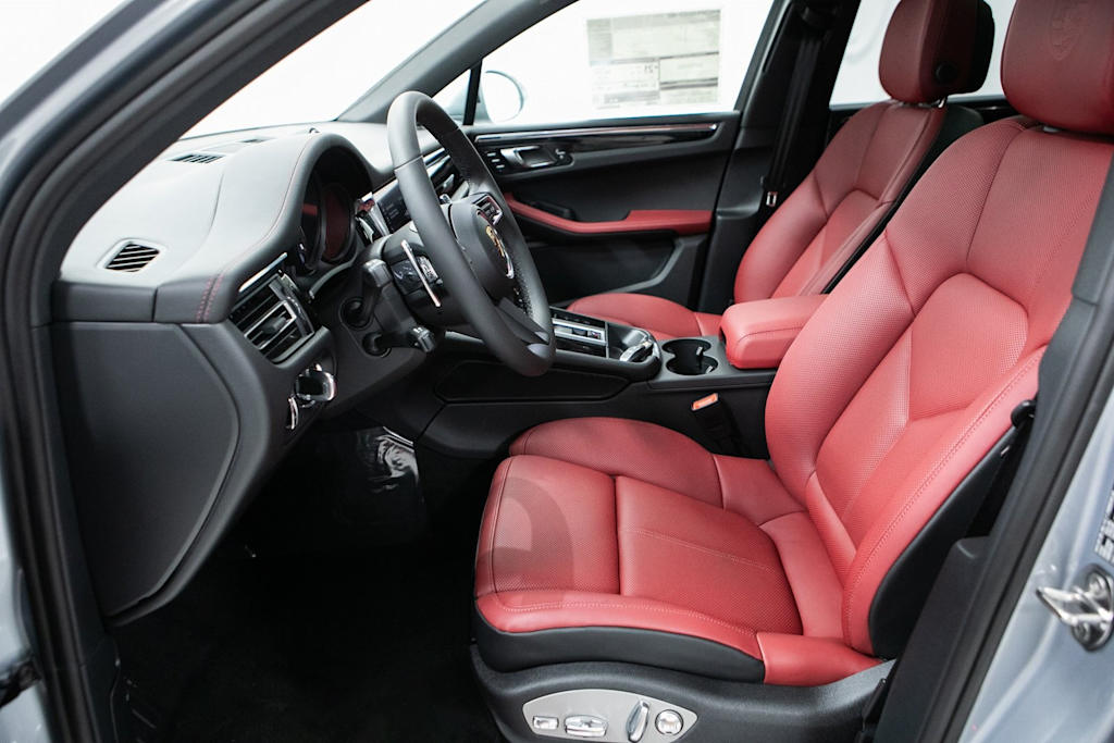 Thumbnail: 2026 Porsche Macan - 8