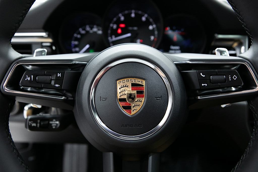 Thumbnail: 2026 Porsche Macan - 19