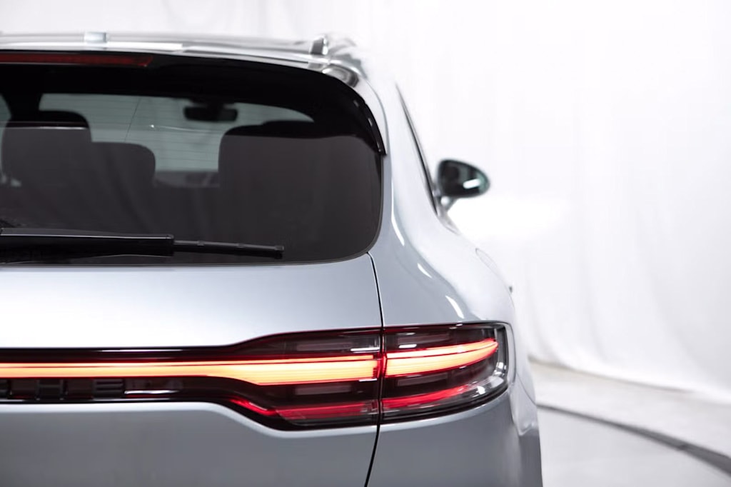 Thumbnail: 2026 Porsche Macan - 25