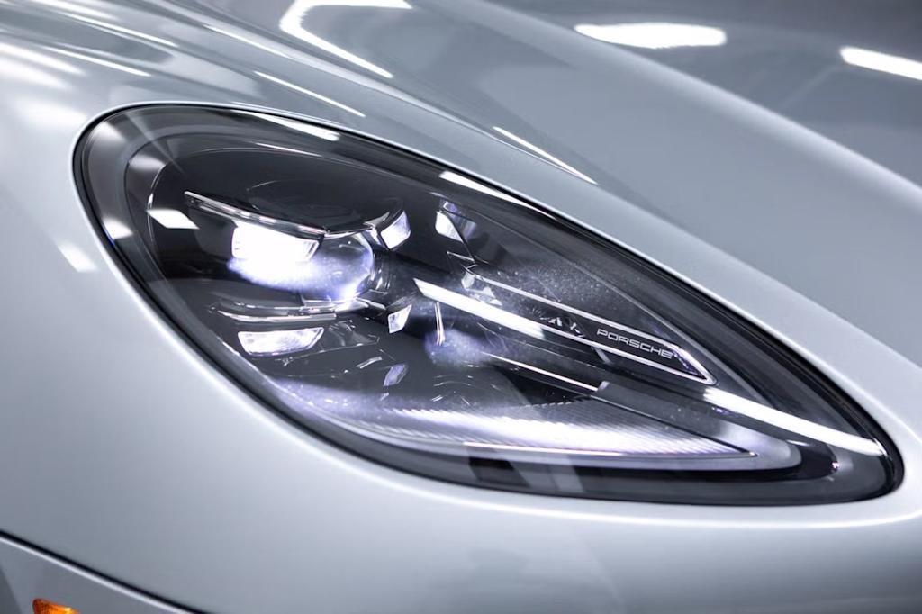 Thumbnail: 2026 Porsche Macan - 21