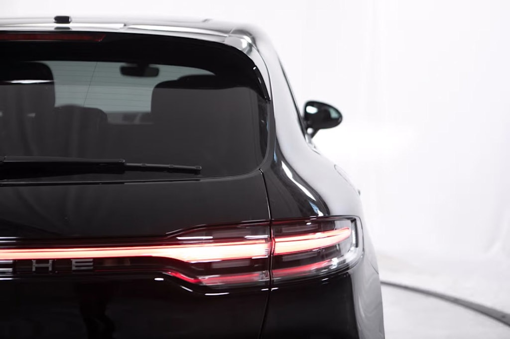 Thumbnail: 2026 Porsche Macan - 25