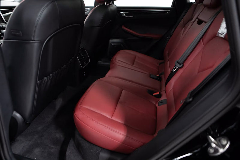 Thumbnail: 2026 Porsche Macan - 11