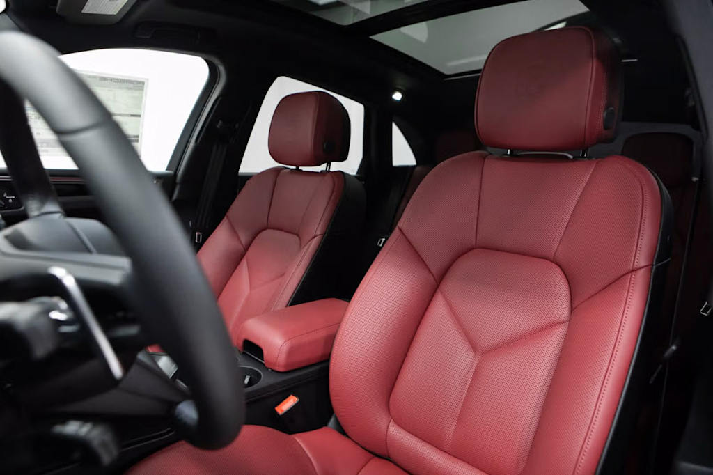 Thumbnail: 2026 Porsche Macan - 9