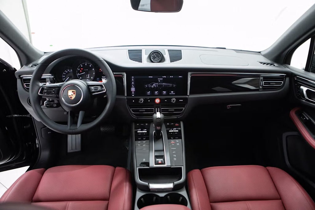 Thumbnail: 2026 Porsche Macan - 8