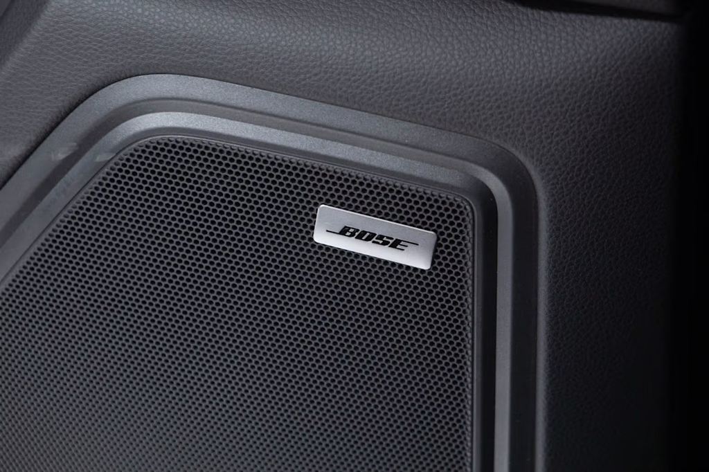 Thumbnail: 2026 Porsche Macan - 16