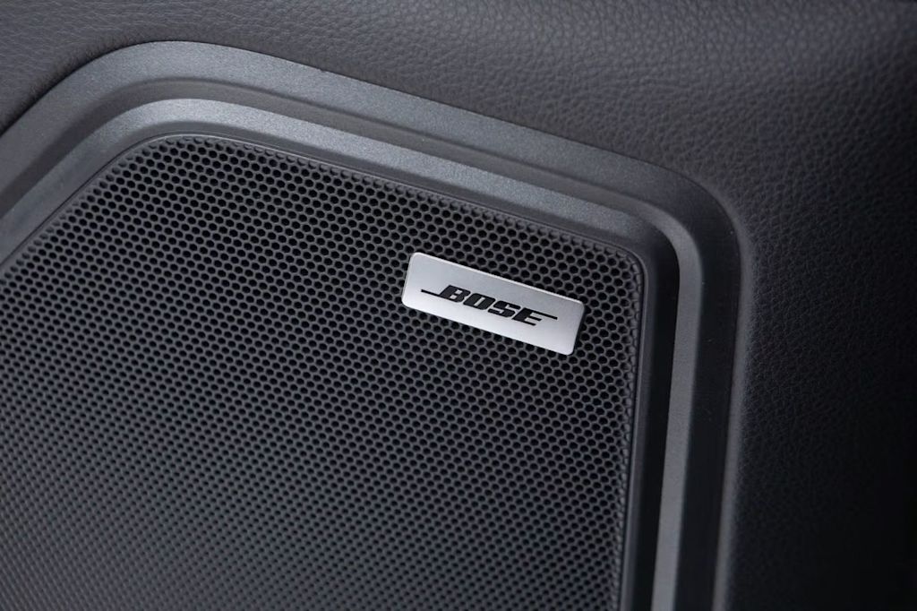 Thumbnail: 2026 Porsche Macan - 15
