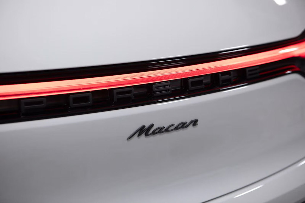 Thumbnail: 2026 Porsche Macan - 24