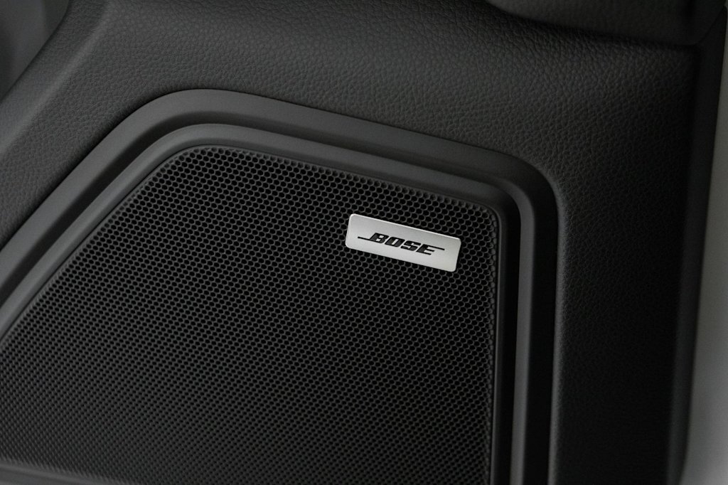 Thumbnail: 2026 Porsche Macan - 15