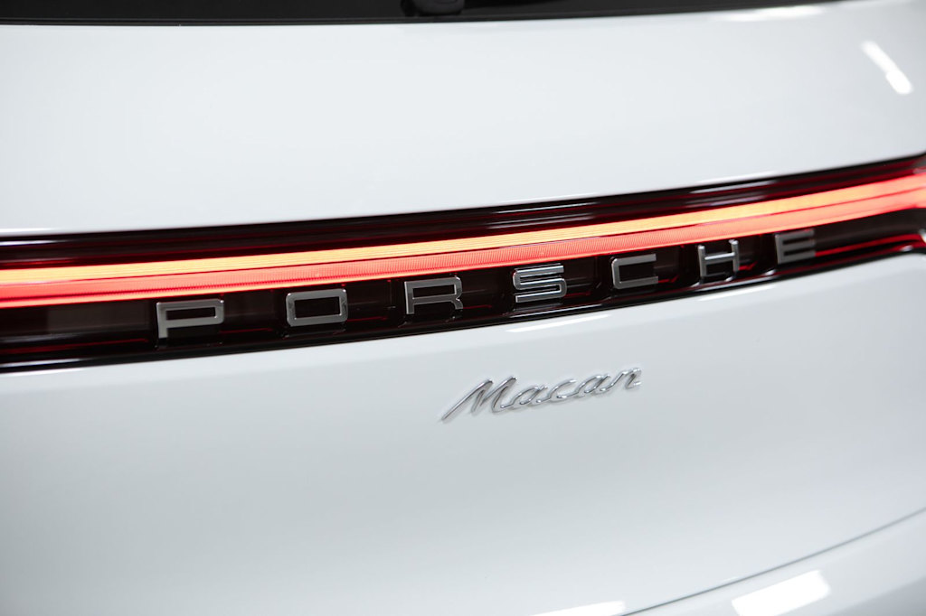 Thumbnail: 2026 Porsche Macan - 24