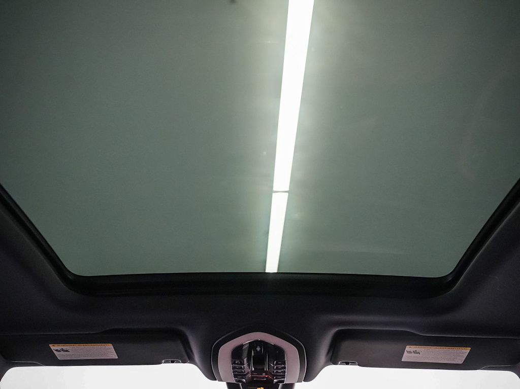 Thumbnail: 2026 Porsche Macan - 26