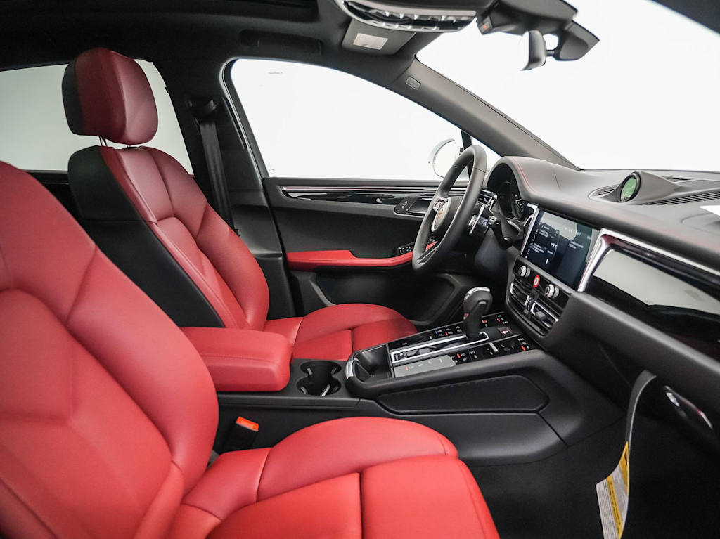 Thumbnail: 2026 Porsche Macan - 12