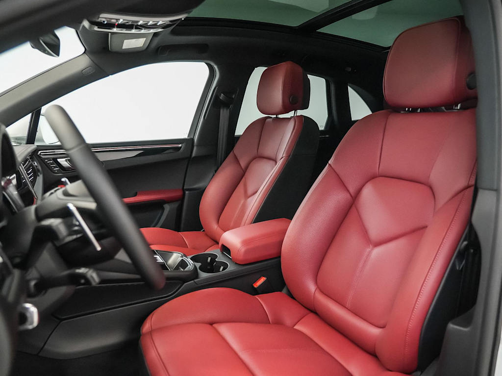 Thumbnail: 2026 Porsche Macan - 11