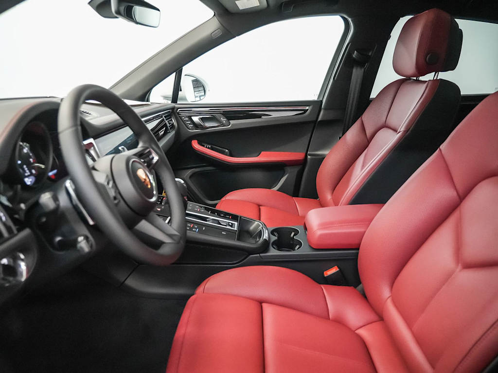 Thumbnail: 2026 Porsche Macan - 27