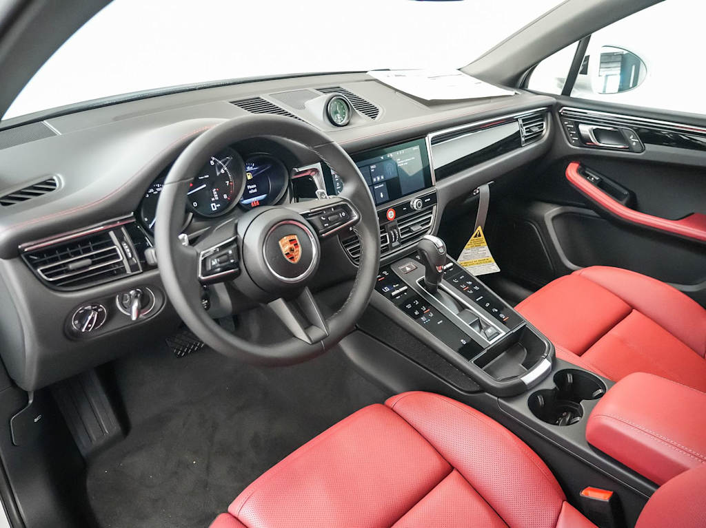 Thumbnail: 2026 Porsche Macan - 2