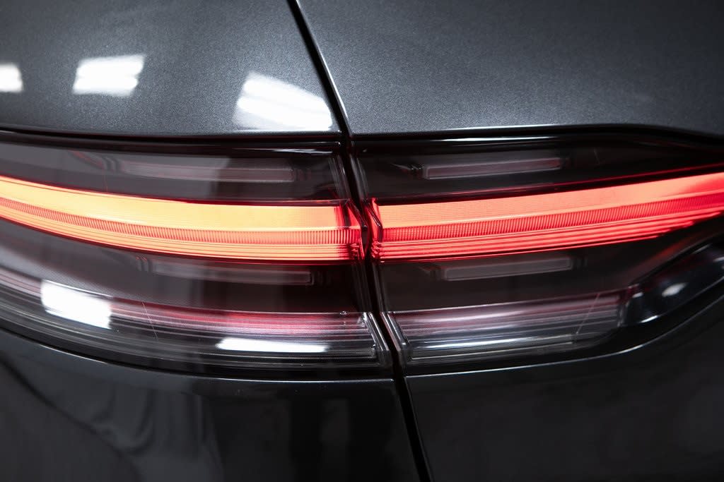 Thumbnail: 2022 Porsche Macan - 35