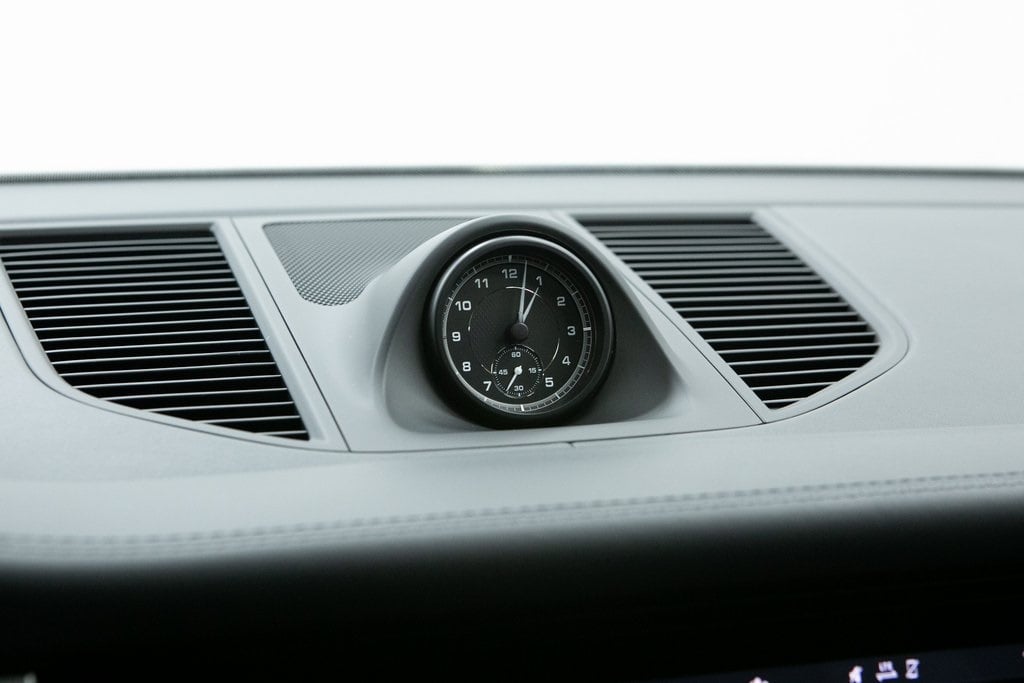 Thumbnail: 2022 Porsche Macan - 27