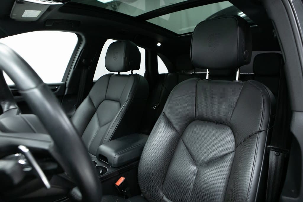 Thumbnail: 2022 Porsche Macan - 9