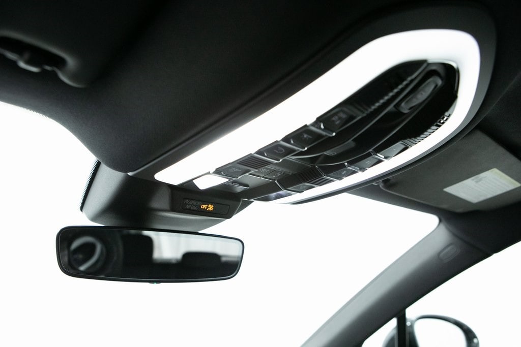 Thumbnail: 2022 Porsche Macan - 28