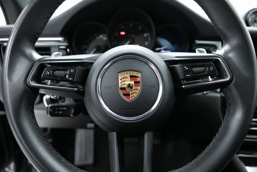 Thumbnail: 2022 Porsche Macan - 19