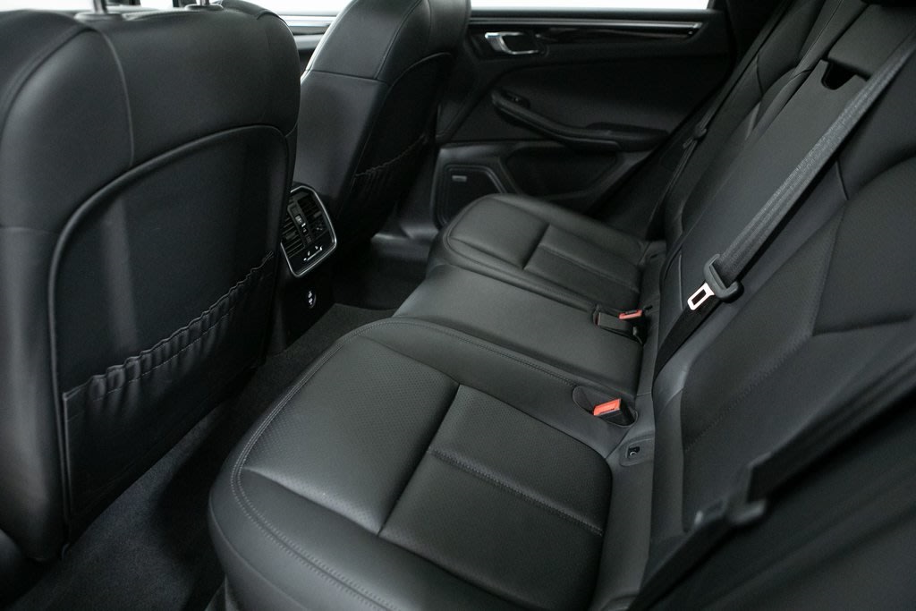 Thumbnail: 2022 Porsche Macan - 11