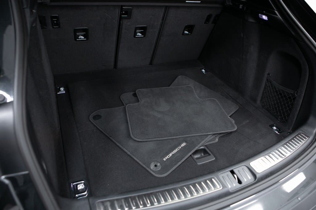 Thumbnail: 2022 Porsche Macan - 14