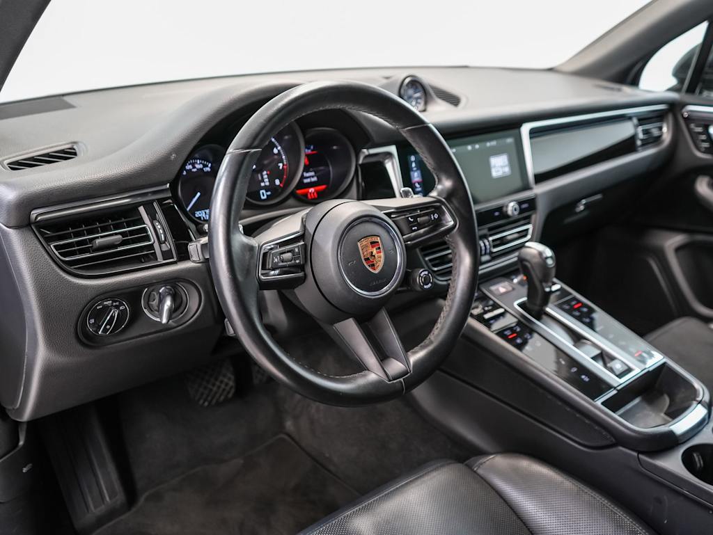 Thumbnail: 2023 Porsche Macan - 2