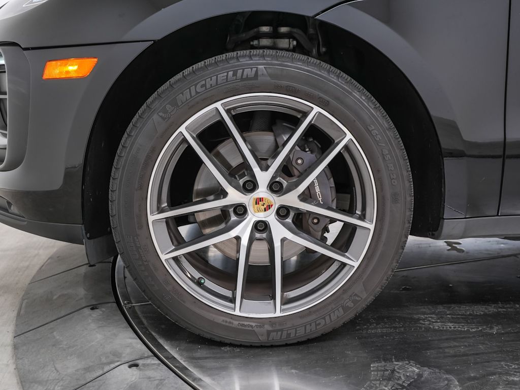 Thumbnail: 2023 Porsche Macan - 24