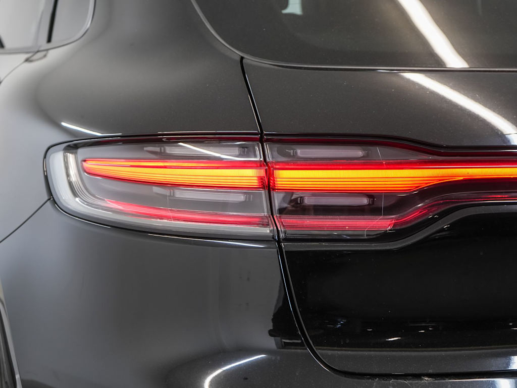 Thumbnail: 2023 Porsche Macan - 23