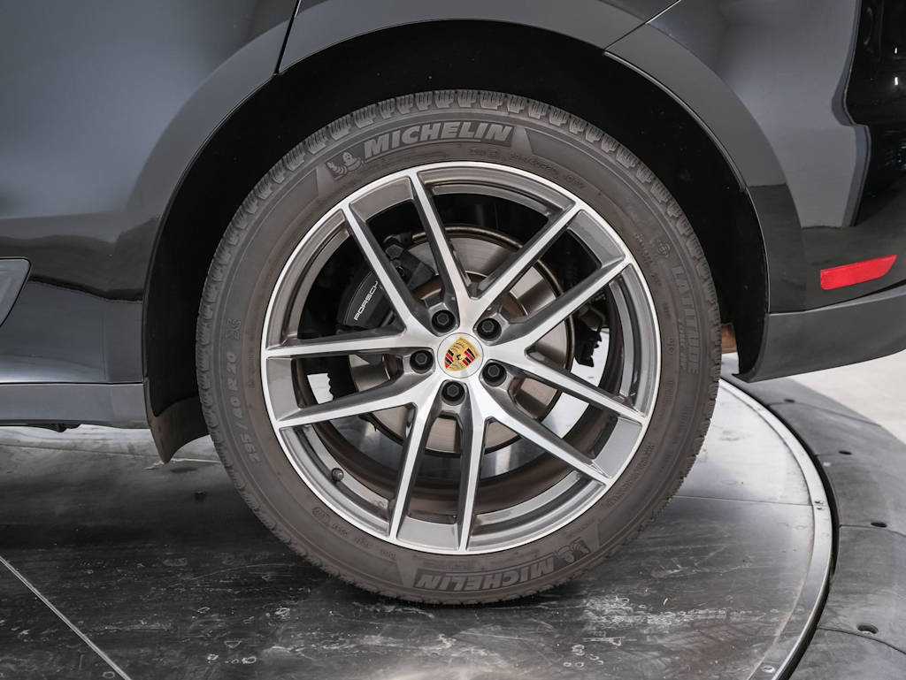 Thumbnail: 2023 Porsche Macan - 7