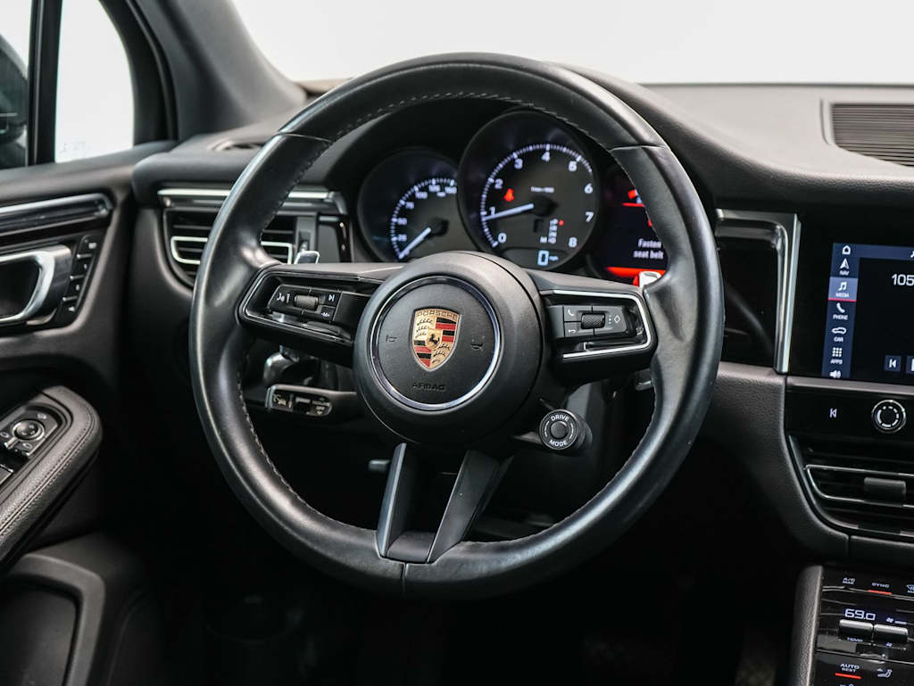 Thumbnail: 2023 Porsche Macan - 14