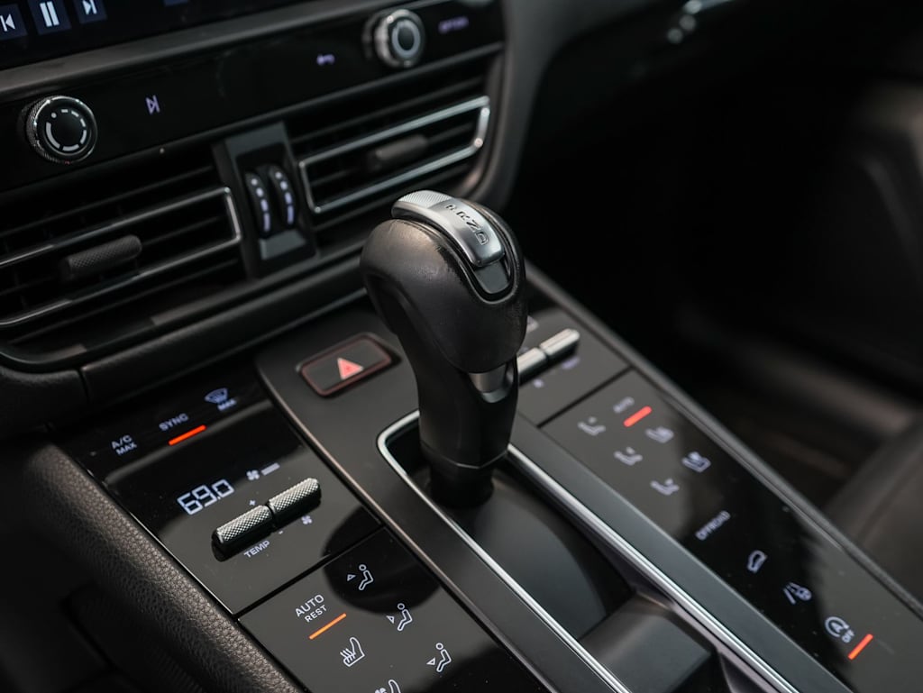 Thumbnail: 2023 Porsche Macan - 16
