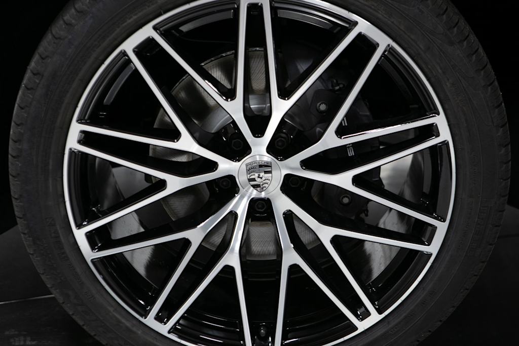 Thumbnail: 2026 Porsche Macan - 6