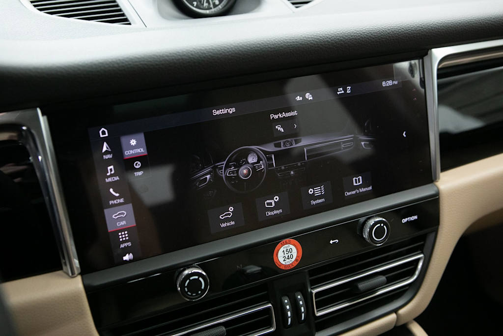 Thumbnail: 2026 Porsche Macan - 11