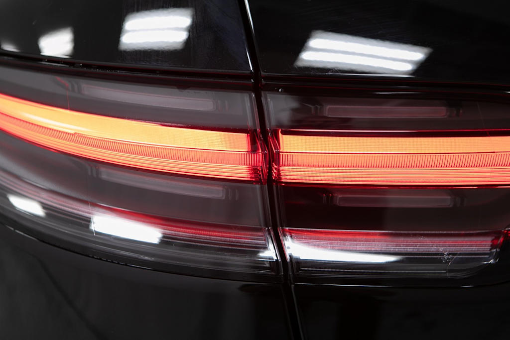 Thumbnail: 2026 Porsche Macan - 32