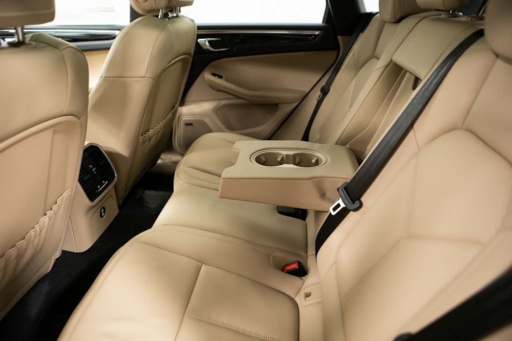 Thumbnail: 2026 Porsche Macan - 28