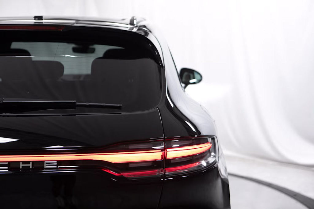 Thumbnail: 2026 Porsche Macan - 23