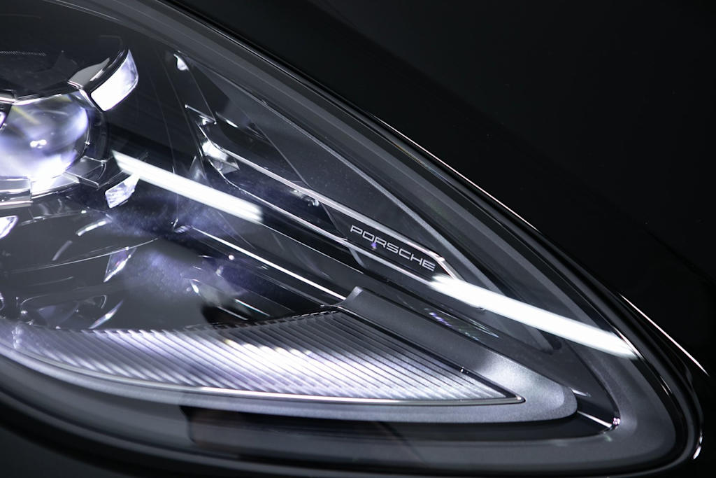 Thumbnail: 2026 Porsche Macan - 31