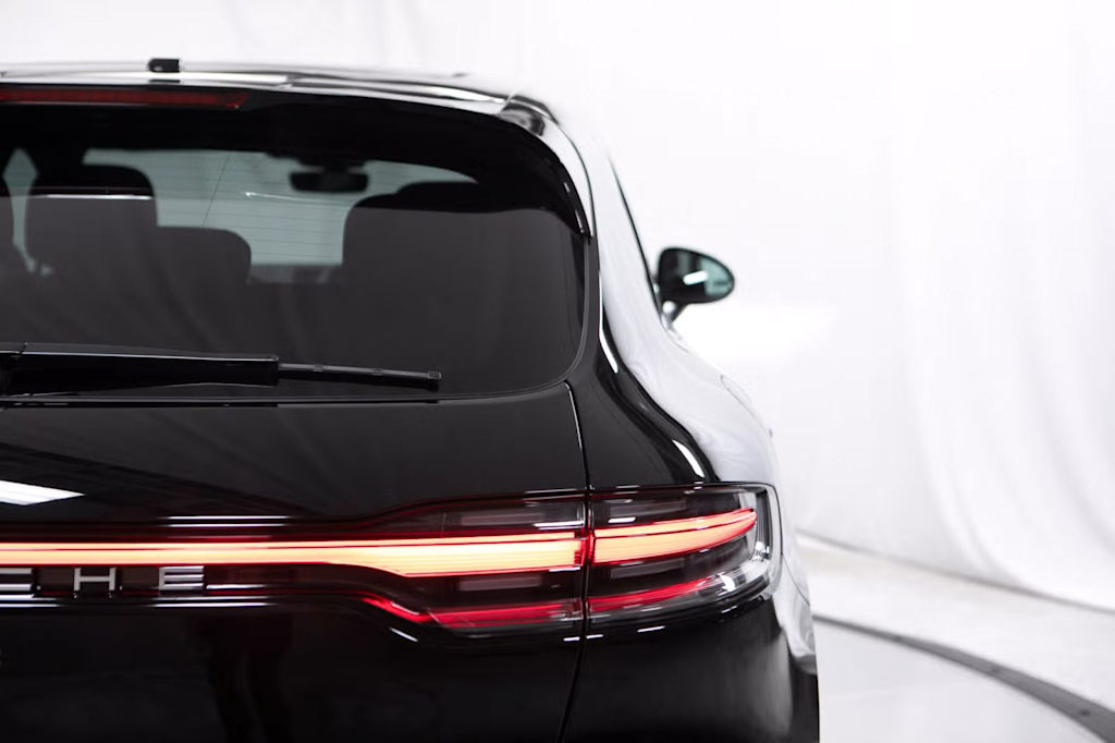 Thumbnail: 2026 Porsche Macan - 25