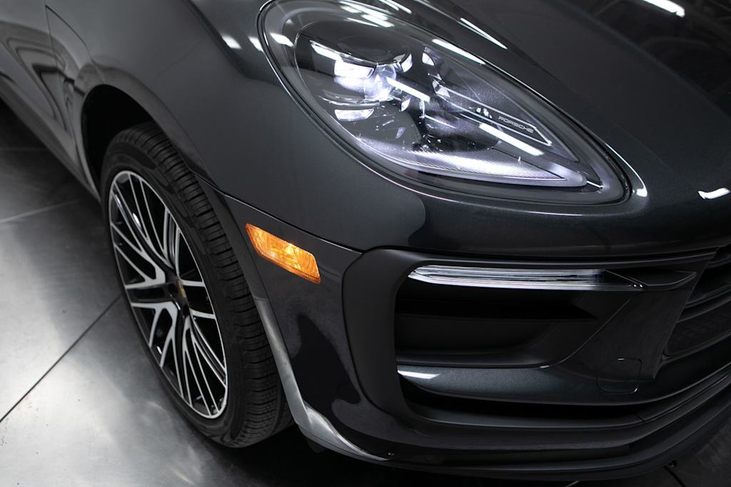 Thumbnail: 2026 Porsche Macan - 7
